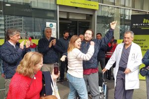 Los Bomberos de Santiago llevaron a casa al voluntario Joaquín González Moore