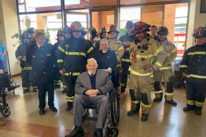 9ª Compañía visitó hogar de ancianos junto a 1ª Compañía de Quinta Normal