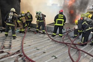 Incendio de calle Toesca concitó labor de más de 500 por 28 horas