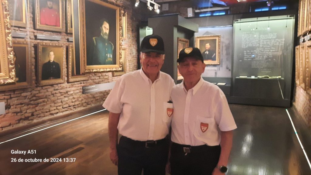 La Peña de los 50 Años recibió en el MuBo a la Unidad Simbólica del Cuerpo de Bomberos de Ñuñoa