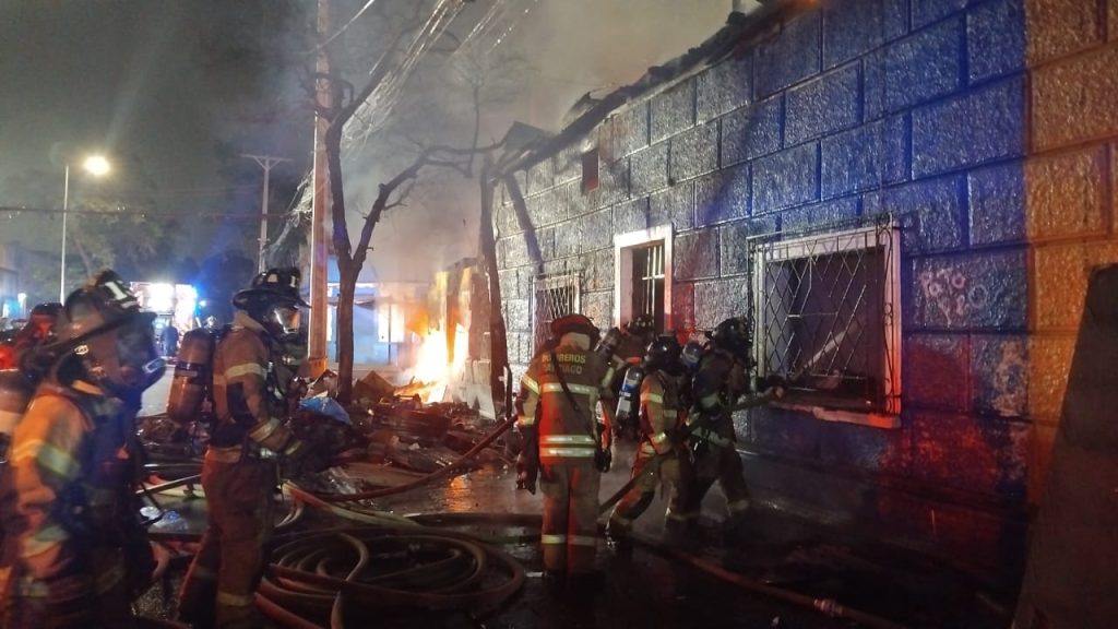 Incendio en Recoleta fue controlado con el despliegue de 16 Compañías