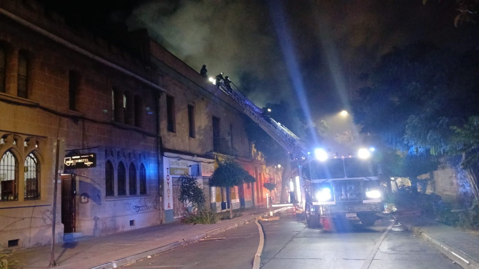 INCENDIO-AV.-BRASIL-NOCHE-6-1536x864.jpg