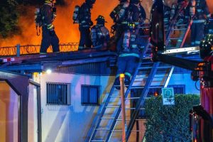 Más de 500 bomberos del CBS y de otros Cuerpos combatieron el fuego en Estación Central