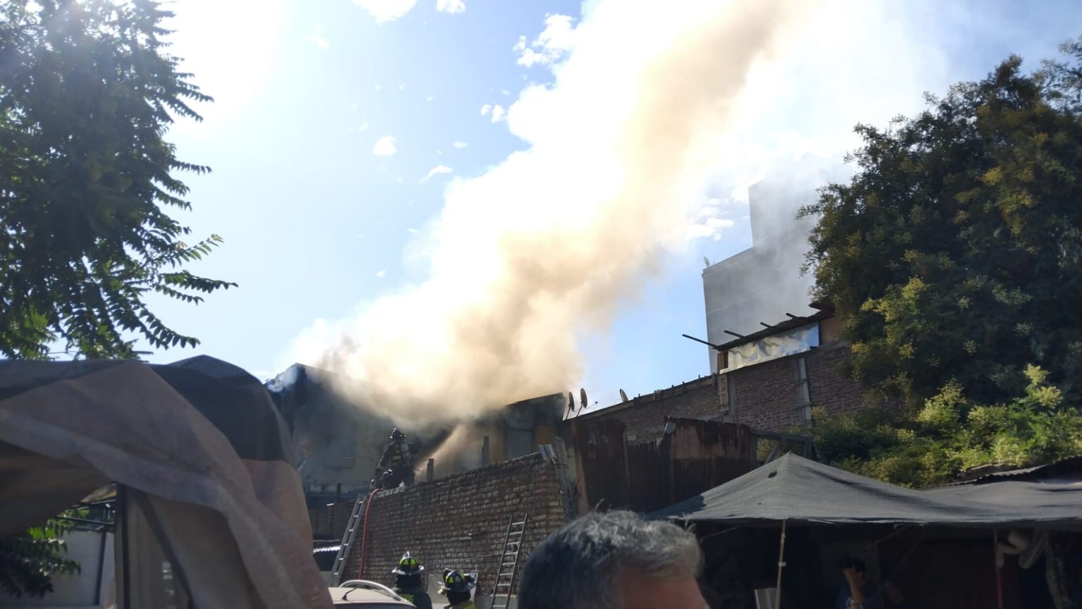 INCENDIO-FIN-DE-ALO-2924-BARRIO-YUNGAY-1-1536x864.jpg