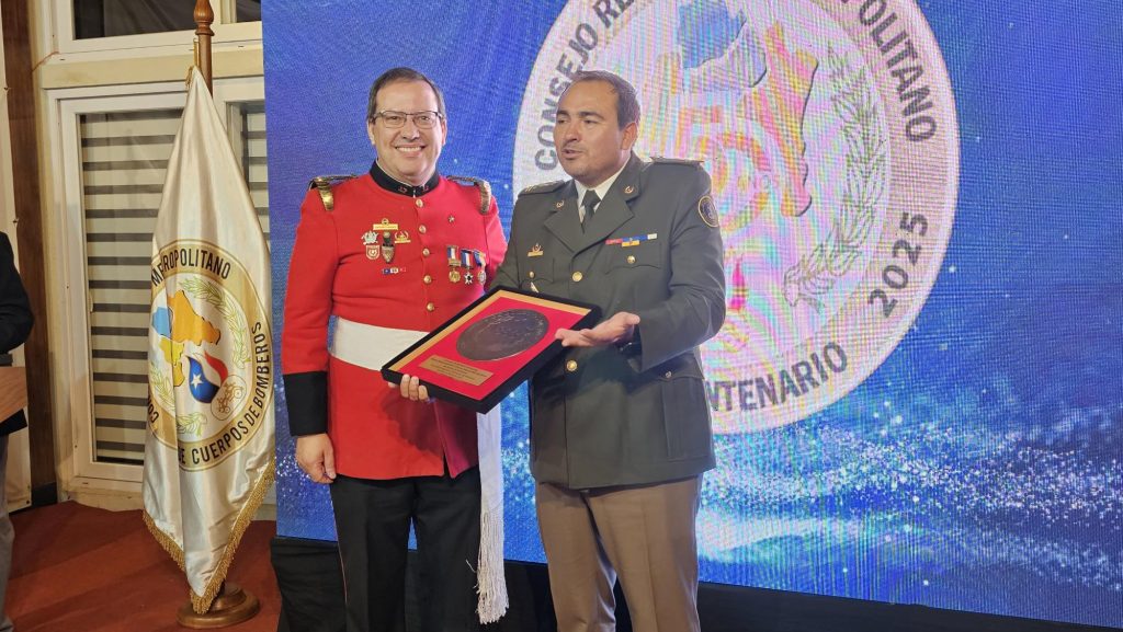 El CBS concurrió a 50° Aniversario del Consejo Regional Metropolitano de Bomberos